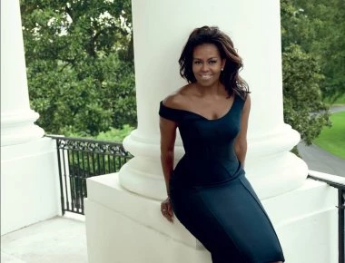 Δεν πίστευαν στα μάτια τους - Η Μισέλ Ομπάνα σε ρόλο ιερέα! (φώτο-βίντεο)